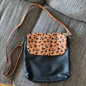 Studio by Thirty One cross body bag